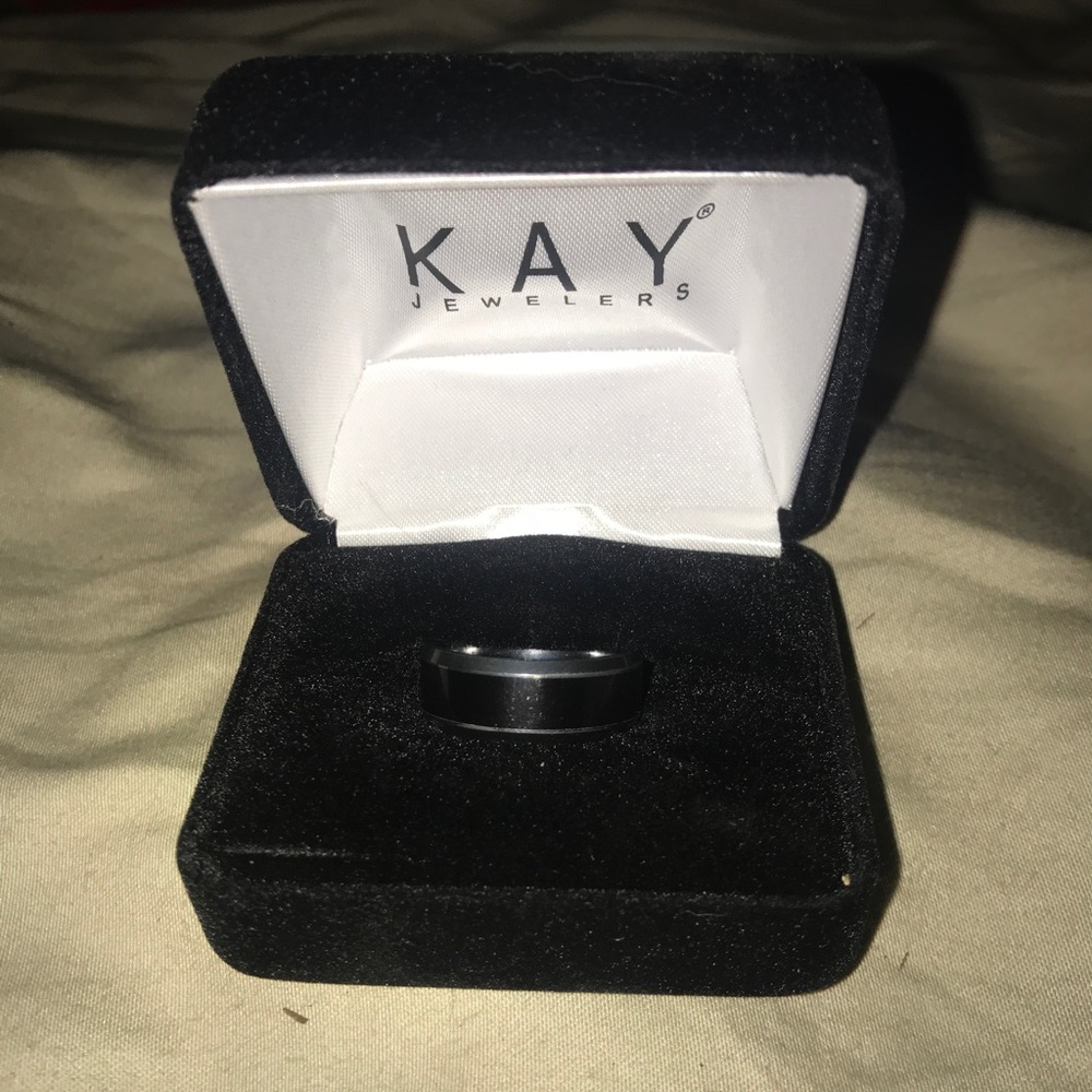 Men's titanium wedding band